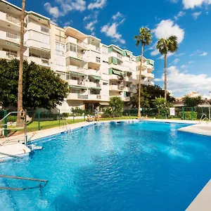https://aloha-torres-carihuela-beach.1costadelsol.com